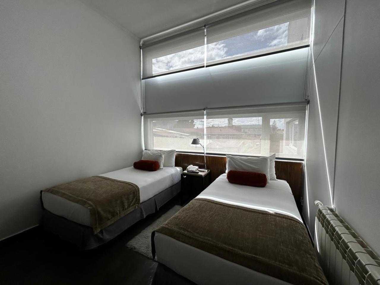 Natalino Hotel Patagonia Puerto Natales Bagian luar foto